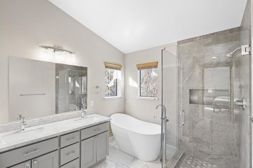 113 Estrada Dr, Mountain View CA  94043-5266 exterior