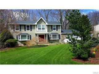 49 Gatehouse Rd, Bridgeport, CT 06611-1610