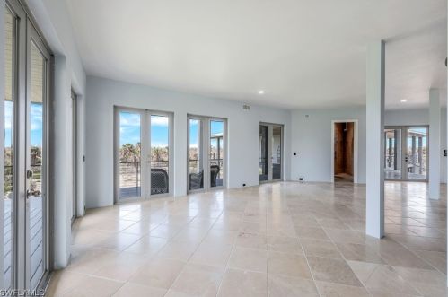 4150 Dingman Dr, Sanibel FL 33957-5107 exterior