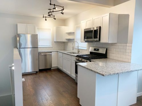 6419 Garfield Ave, Hammond, IN 46324-1231