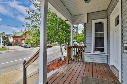 38 Kinsley St, Nashua NH  03060-3819 exterior