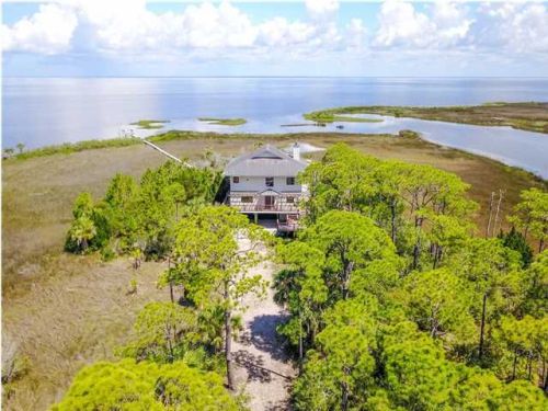 1923 Smugglers Cv, Saint George Island, FL 32328-2103