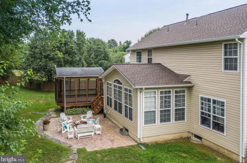 527 Rugby Ct, Purcellville VA  20132-3415 exterior