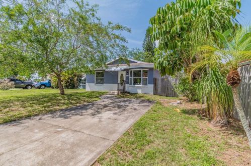 811 Murphy Ave, Saint Petersburg, FL 33703-1256