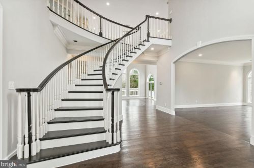 209 River Bend Rd, Great Falls VA  22066-4141 exterior