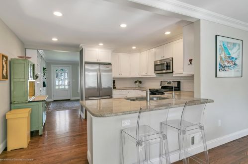 218 Oxford Ave, Red Bank, NJ 07704