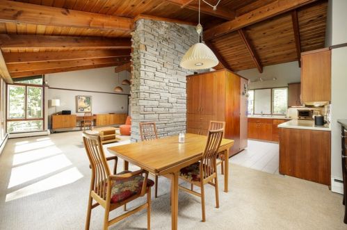 1155 Mccully Dr, Pittsburgh PA  15235-4714 exterior