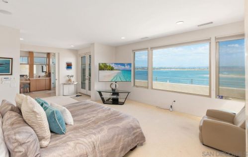 3328 Crown Pt Dr, San Diego CA 92109-6711 exterior