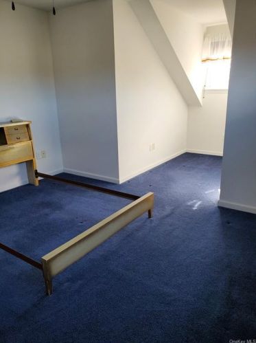 9 Equestrian Way, Poughquag NY  12570-5901 exterior