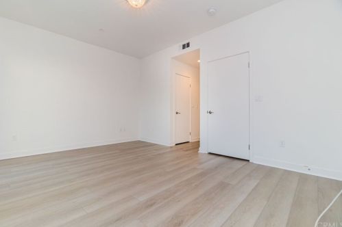 241 Elm Ave, Long Beach CA 90807-3403 exterior