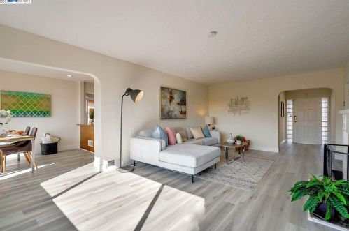 5109 Fairfax Ave, Oakland CA 94601-5410 exterior