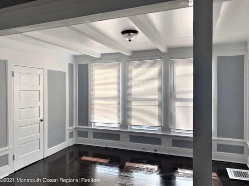 112 Broad St, Tinton Falls NJ  07701-1915 exterior