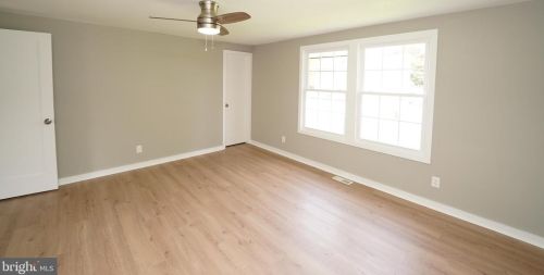 150 Independence Dr, Yardley PA 19067-4910 exterior