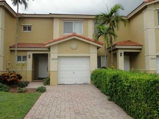 12634 28th Ct, Hollywood, FL 33027-4106
