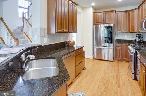 16002 Pitner St, Haymarket VA  20169-4956 exterior