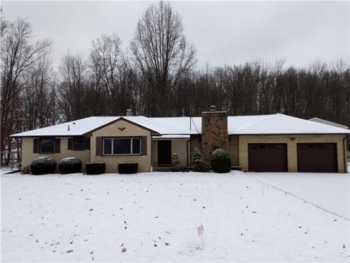 5880 Daniel Dr, Hermitage, PA 16148-9313
