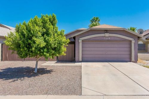 7319 69th Dr, Glendale, AZ 85303-2105