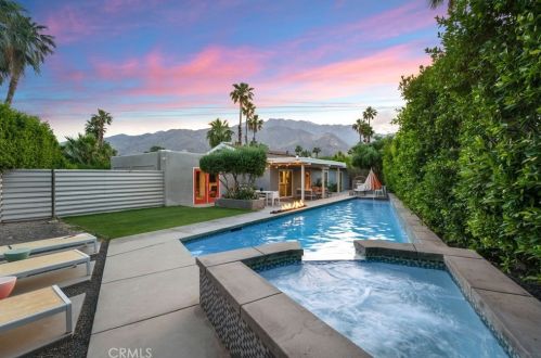 1120 Louise Dr, Palm Springs CA  92262-3209 exterior