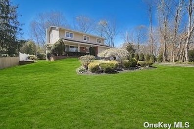 18 Standish Pl, Nesconset, NY 11767-1720
