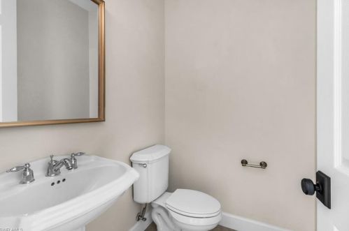 16200 Parque Ln, Naples FL  34110-2826 exterior