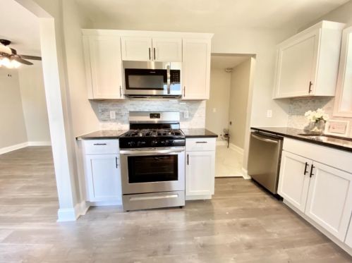 7706 Manor Ave, Hammond IN  46321-1023 exterior