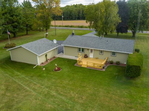 1044 Union Rd, Manitowoc WI 54220-9451 exterior