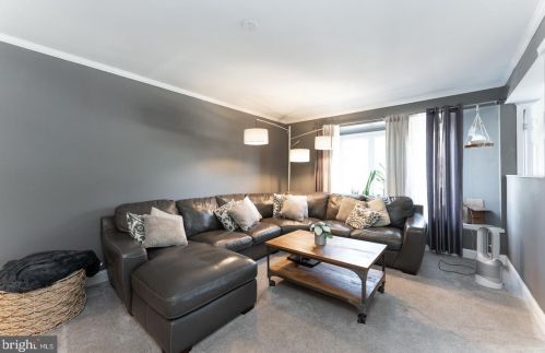 281 Chelsea Cir, Newtown Square, PA 19073-2104
