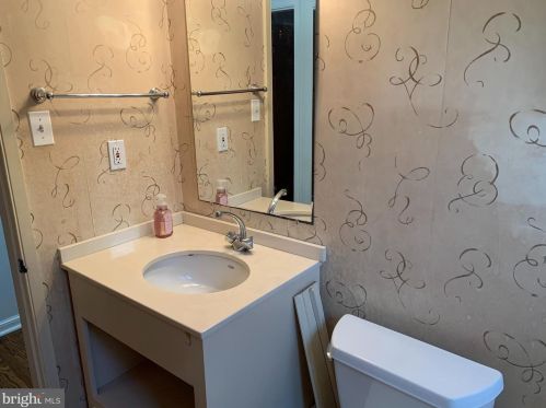 653 Gulph Rd, Norristown PA  19406-3704 exterior