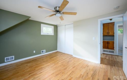 32 Meadow Rd, East Brunswick NJ  08816-4333 exterior