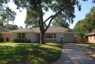 2107 Hewitt Dr, Houston, TX 77018-4030