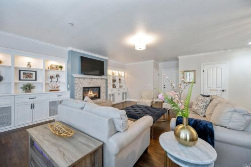 416 Emily Rose Cir, Windsor CA  95492-7732 exterior