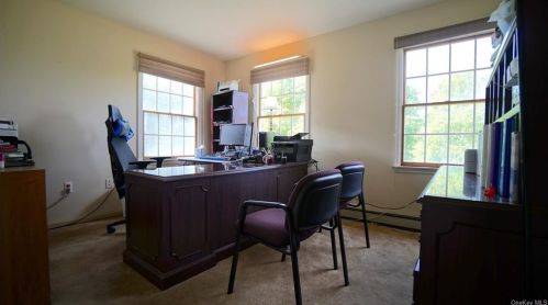8 Menayas Ct, Washingtonville NY  10992-2032 exterior