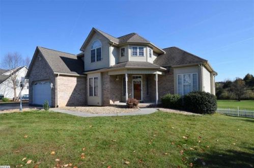 141 Kensington Dr, Fishersville, VA 22939-2106