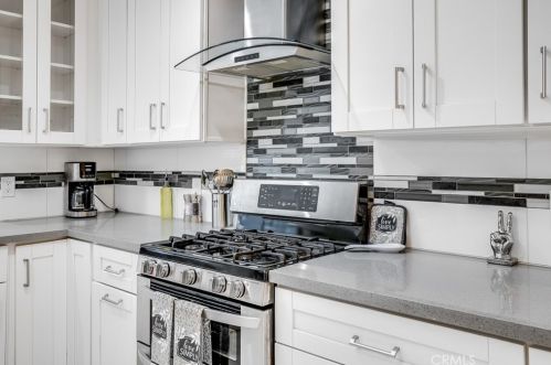 11814 Hesby St, North Hollywood CA  91607-3218 exterior