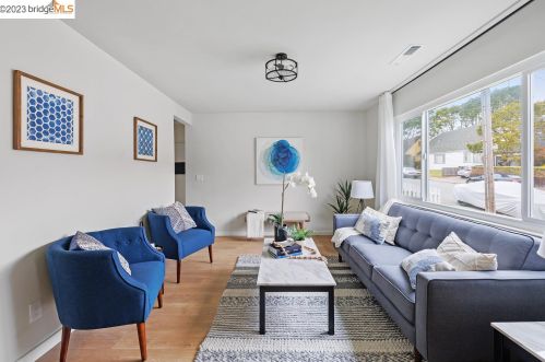 640 Heather Ct, Pacifica, CA 94044-2141