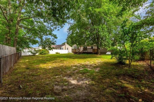 115 Taft Dr, Bricktown NJ  08724-2725 exterior