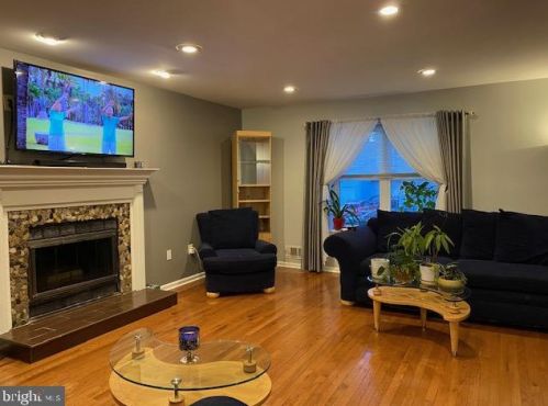 21 Geraldine Rd, East Windsor, NJ 08520-2631