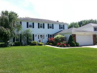 25669 Hidden Acres Dr, Cleveland, OH 44145-4708