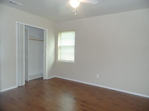 214 Island Dr, Richardson TX  75081-3624 exterior