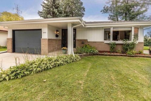 4547 Tesch Ave, Milwaukee, WI 53220-2723