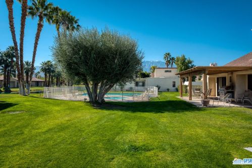 422 Forest Hills Dr, Rancho Mirage CA  92270-1459 exterior