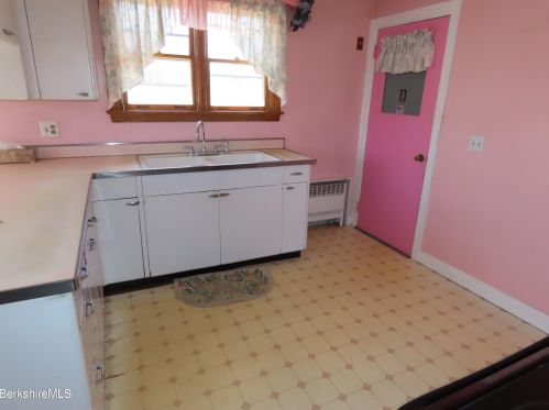 2 Water St, Adams MA 01220-1032 exterior