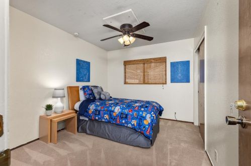 6135 Shoshone Dr, Manteca CA  95336-2562 exterior