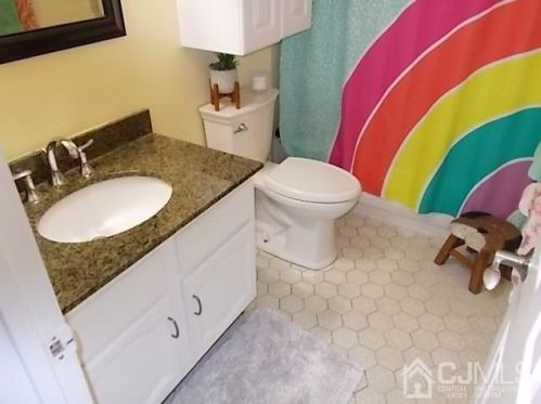 26 Front Ct, Old Bridge NJ  08857-1942 exterior