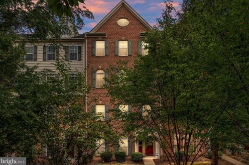 2625 Eastbourne Dr, Woodbridge, VA 22191-4090