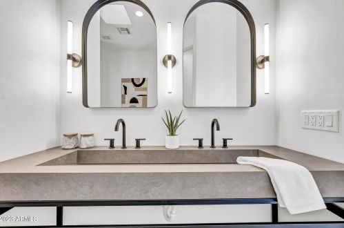 7627 22nd St, Phoenix AZ  85020-4706 exterior