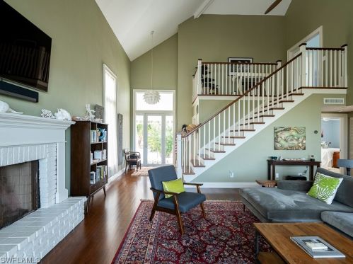 5690 Pne Tree Dr, Sanibel FL 33957-2304 exterior