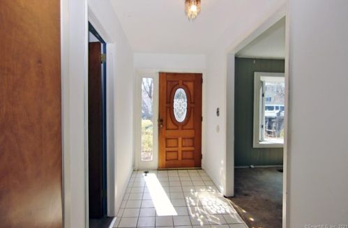 60 Harvest Hill Ln, Stamford, CT 06905-2813