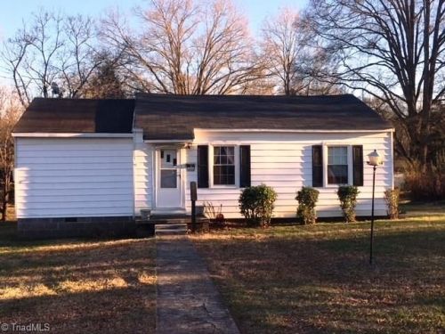 1722 Maryland Ave, Eden, NC 27288-4236