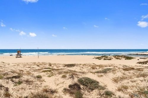 7304 Oceanfront, Newport Beach CA  92663-1727 exterior